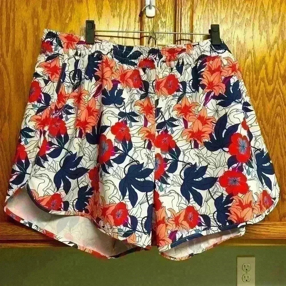 Women’s Columbia 2XL sweat resistant floral shorts
